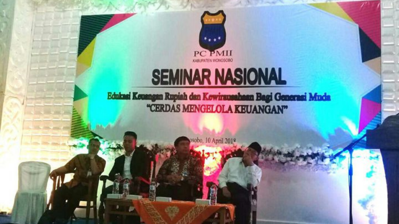 Seminar Nasional "Cerdas Mengelola Keuangan "