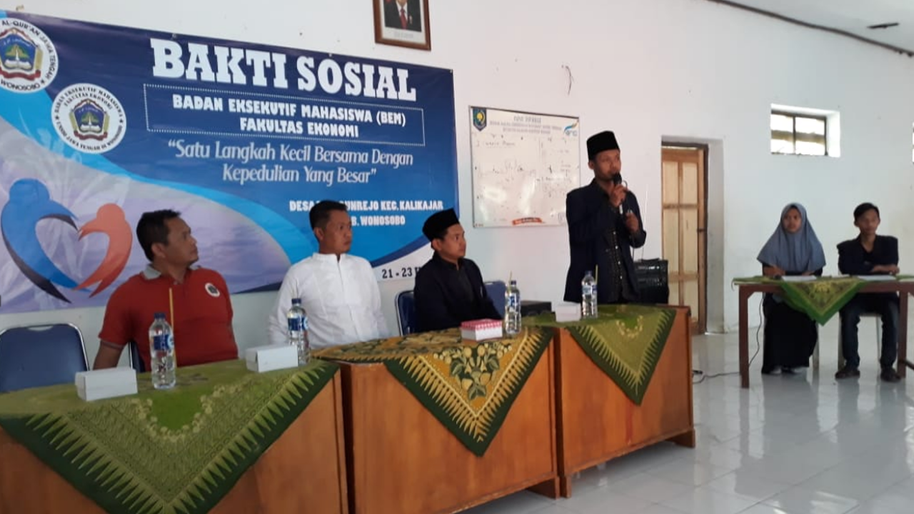 Bakti Sosial FE UNSIQ di Kecamatan Kalikajar