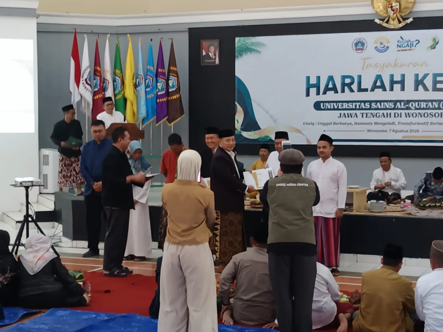 Dosen FEB UNSIQ Raih Penghargaan Dosen Terbaik II pada Peringatan Harlah UNSIQ ke-38 Tahun 2026